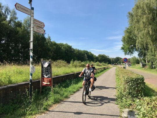 Fietsroute, fietsblog, review, fietsverslag, smokkelaarsroute, Bels Lijntje, Station Baarle-Nassau-Grens