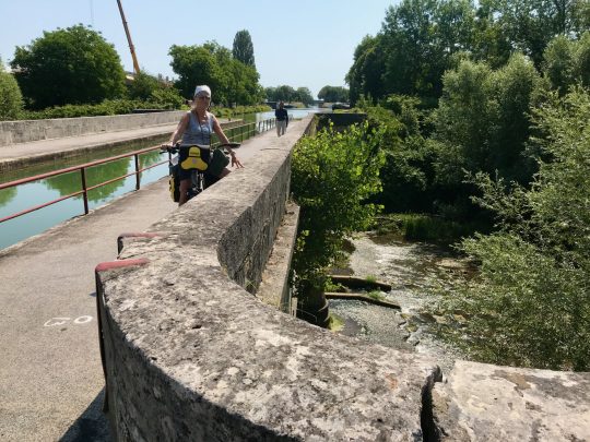 Fietsroute, fietsreis, fietsvakantie, fietsblog, review, fietsverslag, Tour de Bourgogne, Canal de Bourgogne, Pont canal de Saint-Florentin