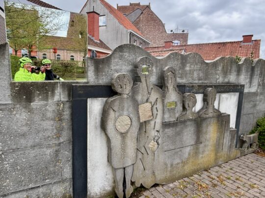 fietsblog, review, fietsverslag, fietsvakantie, fietstour, fietsroute, Deinze Bierfietsroute, Oude Leie Machelenput, Muur van Verbeelding, Roger Raveel