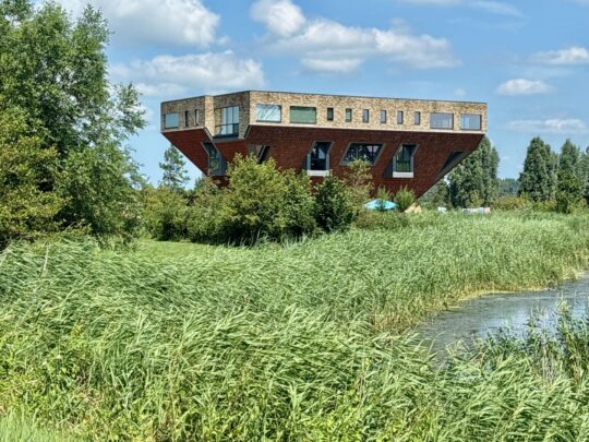 fietsblog, review, fietsverslag, fietsvakantie, fietstour, fietsroute, fietsreis, rondje Friesland, rondje Groningen, fietsen in Nederland, Hindeloopen, Huis op z'n kop