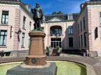 fietsblog, review, fietsverslag, fietsvakantie, fietstour, fietsroute, fietsreis, rondje Friesland, rondje Groningen, fietsen in Nederland, Leeuwarden, Het Stadhouderlijk Hof, Us Heit