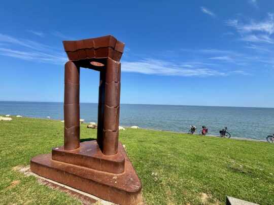 fietsblog, review, fietsverslag, fietsvakantie, fietstour, fietsroute, fietsreis, rondje Friesland, rondje Groningen, fietsen in Nederland, Emmapolder, Noordkaap, De Hemelpoort, Poort Kaap Noord, René de Boer