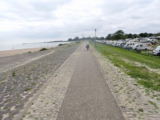 fietsblog, review, fietsverslag, fietsvakantie, fietstour, fietsroute, fietsreis, rondje Friesland, rondje Groningen, fietsen in Nederland, Lemmer, Plattedijk