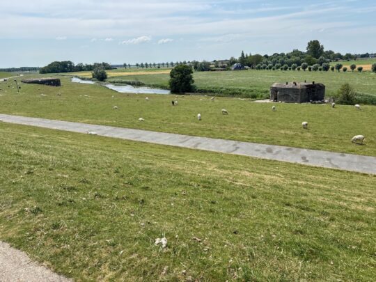 fietsblog, review, fietsverslag, fietsvakantie, fietstour, fietsroute, fietsreis, rondje Friesland, rondje Groningen, fietsen in Nederland, Eemsmonding, Atlantikwall