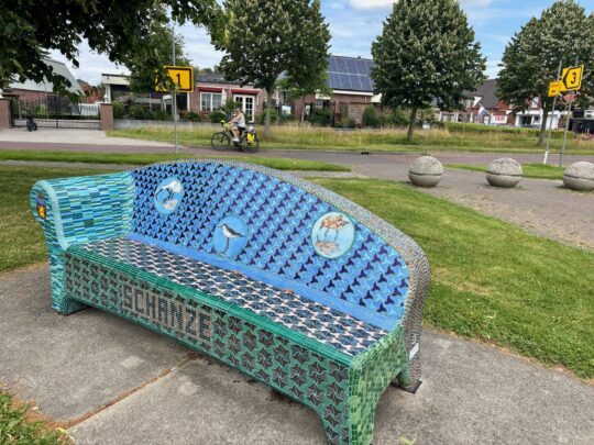fietsblog, review, fietsverslag, fietsvakantie, fietstour, fietsroute, fietsreis, rondje Friesland, rondje Groningen, fietsen in Nederland, mozaïekbank, Bad Nieuweschans