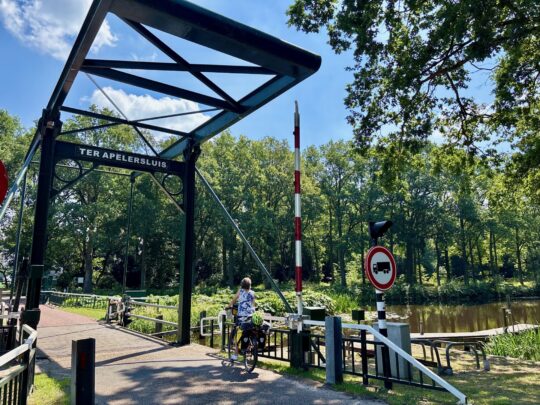 fietsblog, review, fietsverslag, fietsvakantie, fietstour, fietsroute, fietsreis, rondje Friesland, rondje Groningen, fietsen in Nederland, Ruiten-Aa-kanaal, Ter Apelersluis