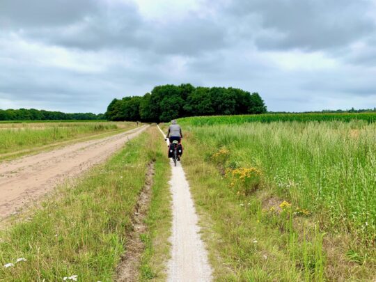 fietsblog, review, fietsverslag, fietsvakantie, fietstour, fietsroute, fietsreis, rondje Friesland, rondje Groningen, fietsen in Nederland, Noordlaren, Hunebed G1