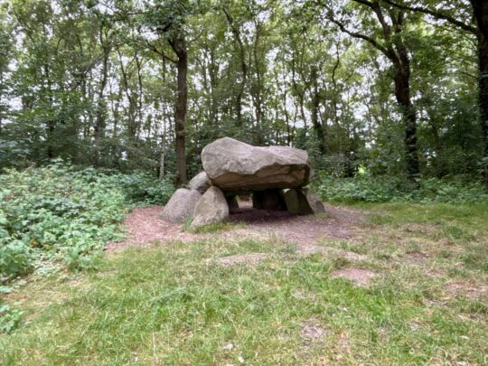 fietsblog, review, fietsverslag, fietsvakantie, fietstour, fietsroute, fietsreis, rondje Friesland, rondje Groningen, fietsen in Nederland, Noordlaren, Hunebed G1